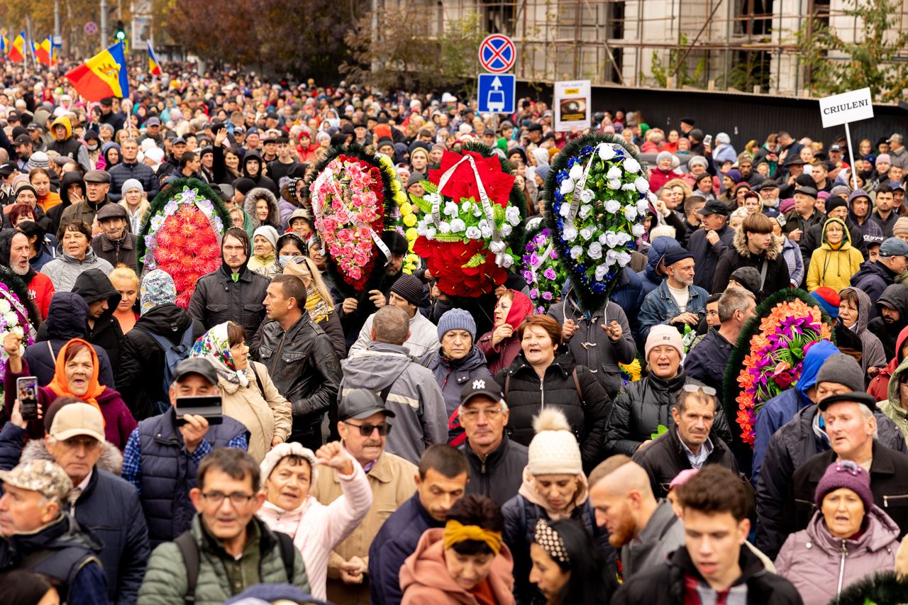 Coroane funerare pentru guvernarea PAS și Maia Sandu